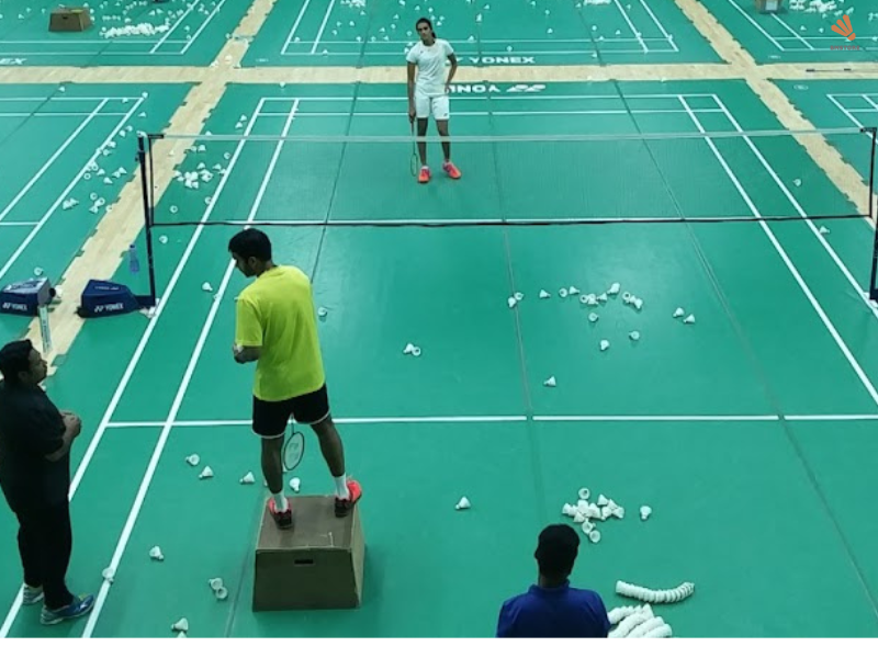 Cách cầm vợt đánh cầu lông đúng chuẩn cho người mới 2 cách cầm vợt đánh cầu lông đúng chuẩn