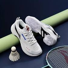 những đôi giày cầu lông giá rẻ thiết kế đơn giản năng động